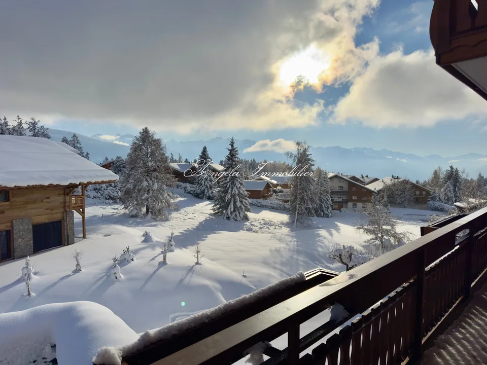 Geräumige 4,5-Zimmer-Bergwohnung mit atemberaubendem Alpenpanorama in Lens