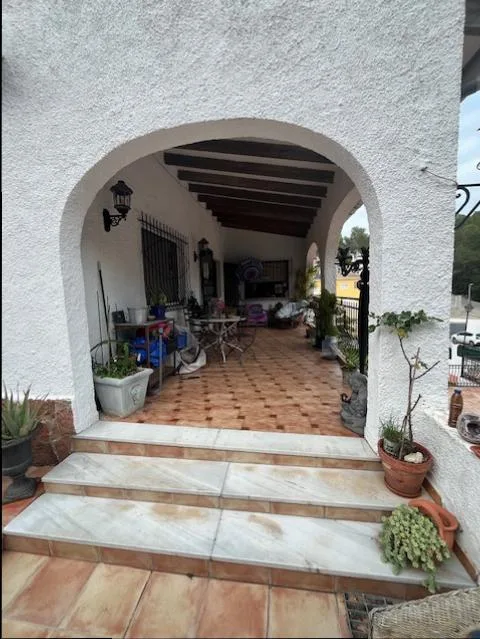 Reconversion d'une propriété rare : maison de charme avec restaurant exploitable et terrasse, appartement indépendant, jardin, piscine et cuisine d'été – photo 9 sur 10