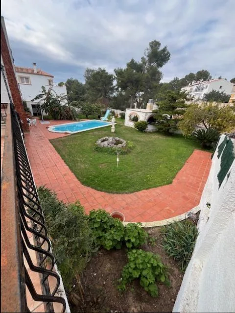 Reconversion d'une propriété rare : maison de charme avec restaurant exploitable et terrasse, appartement indépendant, jardin, piscine et cuisine d'été – photo 7 sur 10
