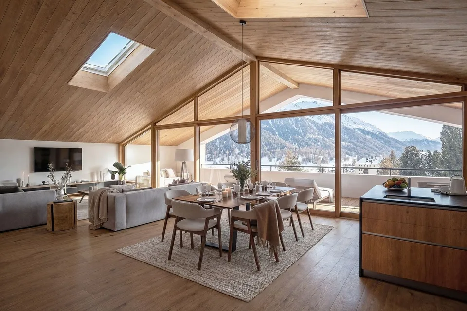 EXCLUSIVE PENTHOUSE WITH PANORAMIC LOGGIAS