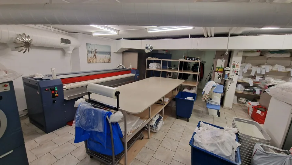 Commercio locale - Negozio di lavanderia borgne nel centro di Verbiers
