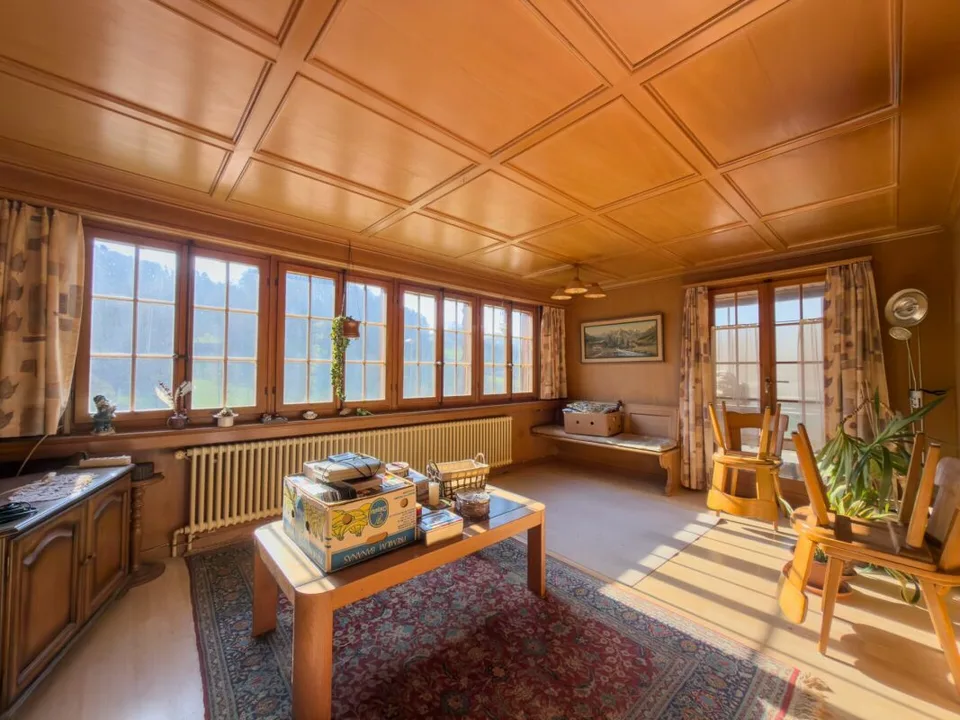 Chalet affascinante con grande potenziale su un grande terreno