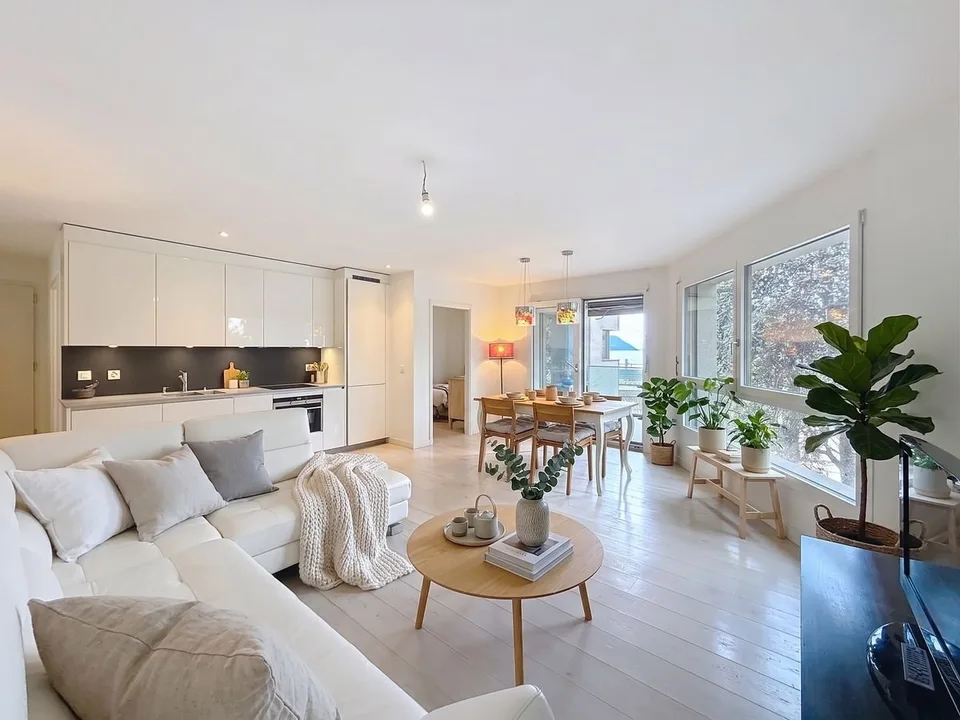 Montreux - Territet - Appartement contemporain avec balcon, vue lac et parking intérieur