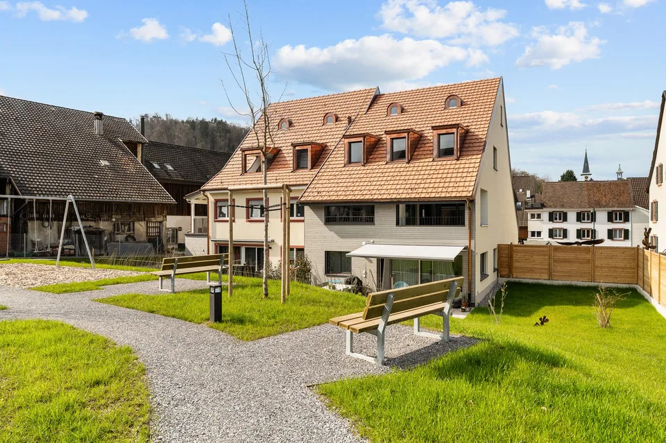 Das "Haus im Haus": 4,5-Zimmer-Wohnung mit Loggia und zusätzlichem Atelier ! A-1.1