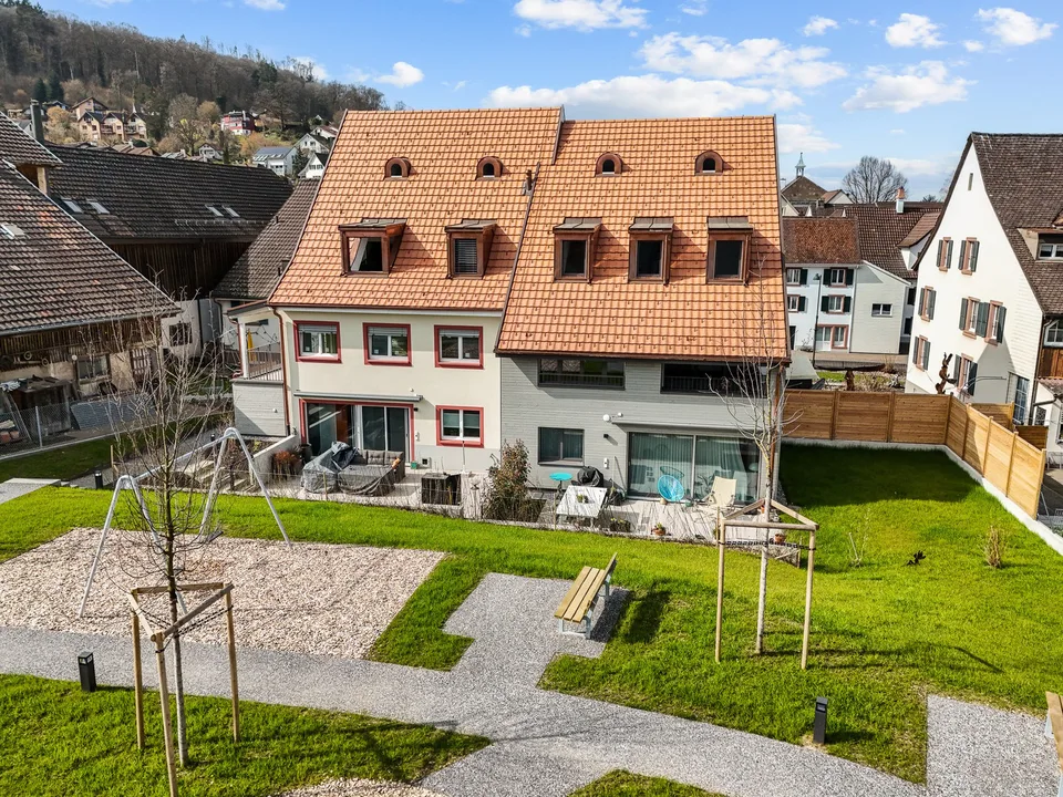 Das "Haus im Haus": 4,5-Zimmer-Wohnung mit Loggia und zusätzlichem Atelier ! A-1.1
