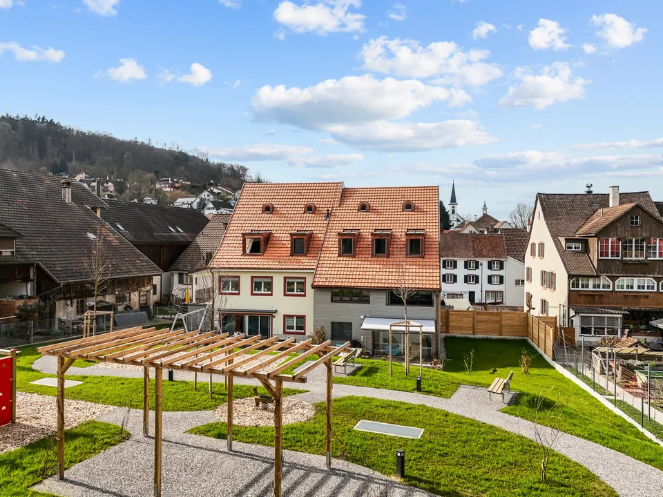 Das "Haus im Haus": 4,5-Zimmer-Wohnung mit Loggia und zusätzlichem Atelier ! A-1.1