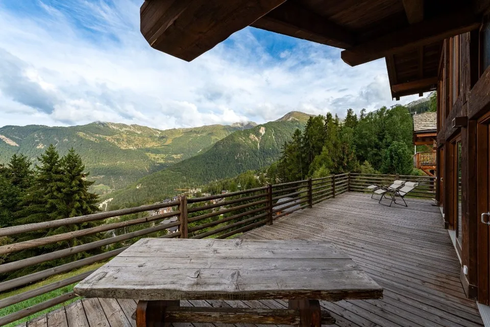 Chalet Horizon - Un Capolavoro di Eleganza Alpina
