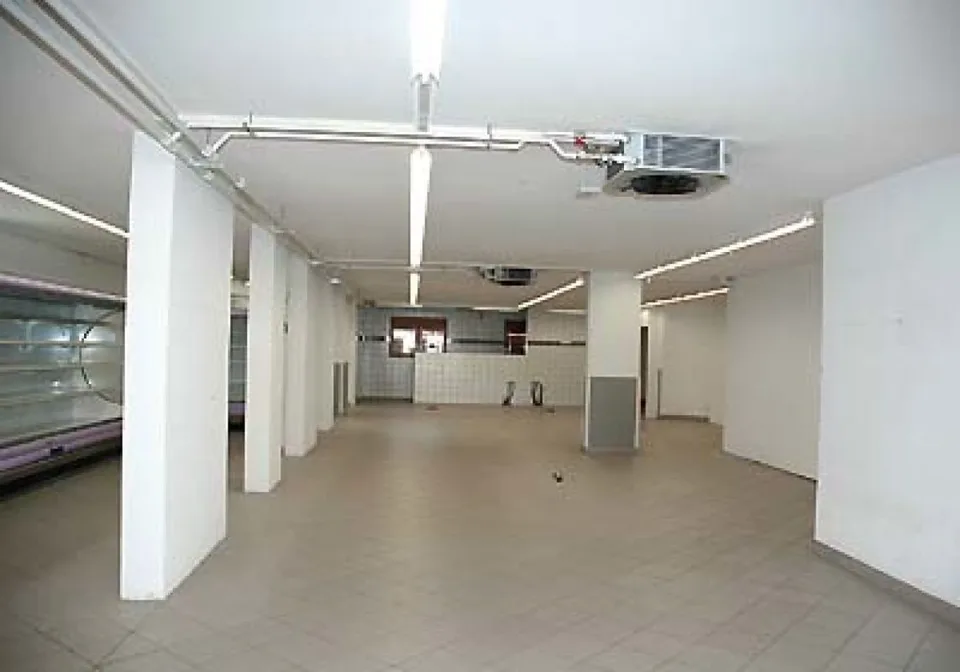 Geschäftslokal im Haus Pische - 262 m2