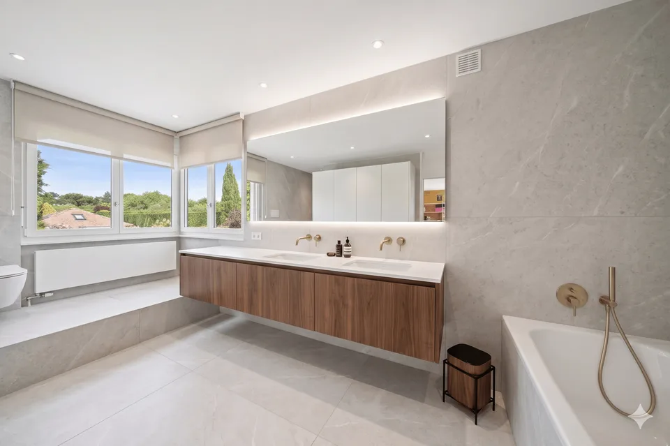 Prächtige Villa im Herzen eines 1500m2 großen Gartens🌿 – Foto 13 von 19