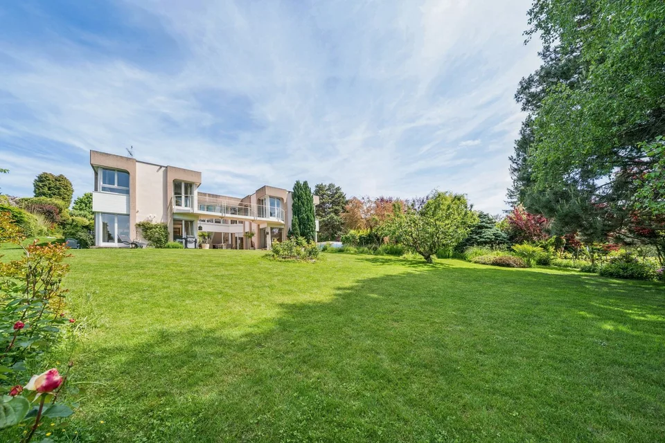 Prächtige Villa im Herzen eines 1500m2 großen Gartens🌿