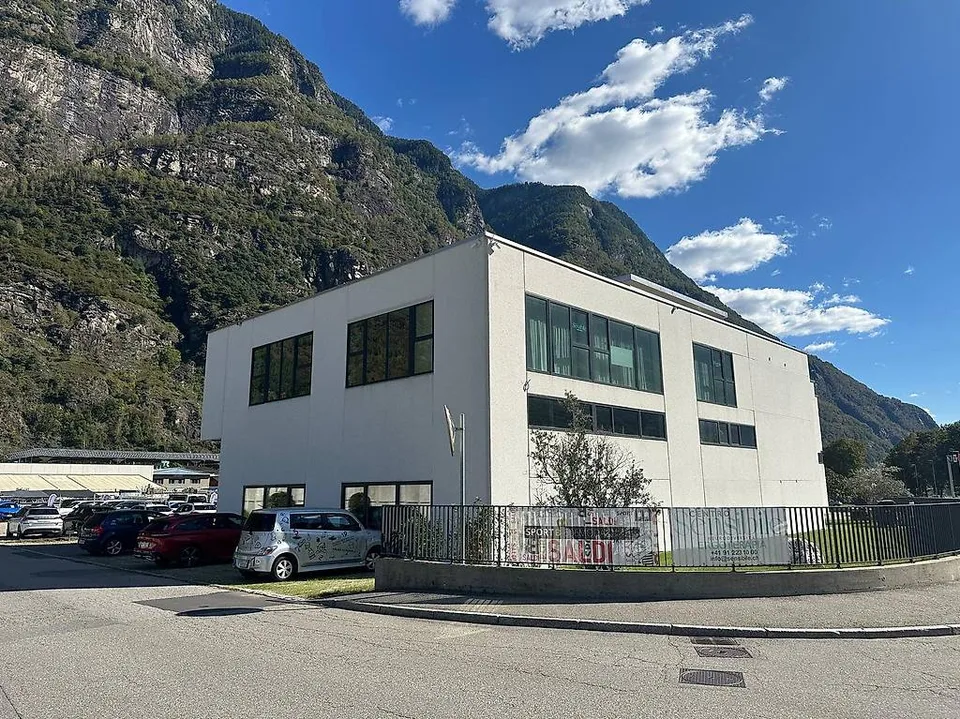 NUOVO CENTRO PRADA BIASCA (ultimo spazio libero) – foto 6 di 12