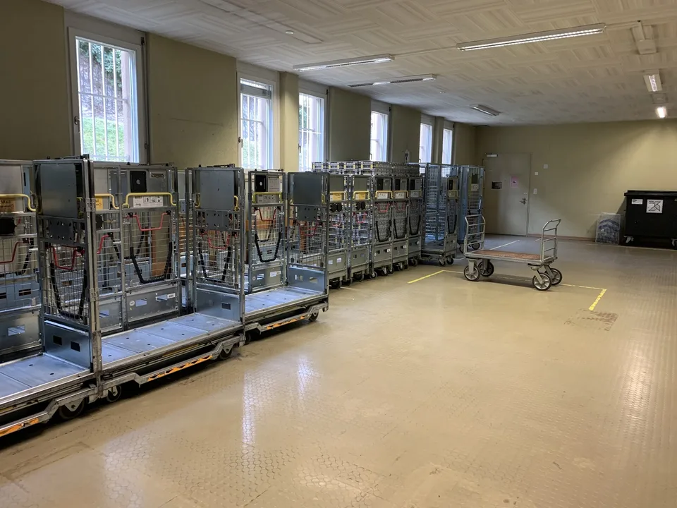Zu vermieten Fläche von 258 m2 im Zentrum von Bevaix