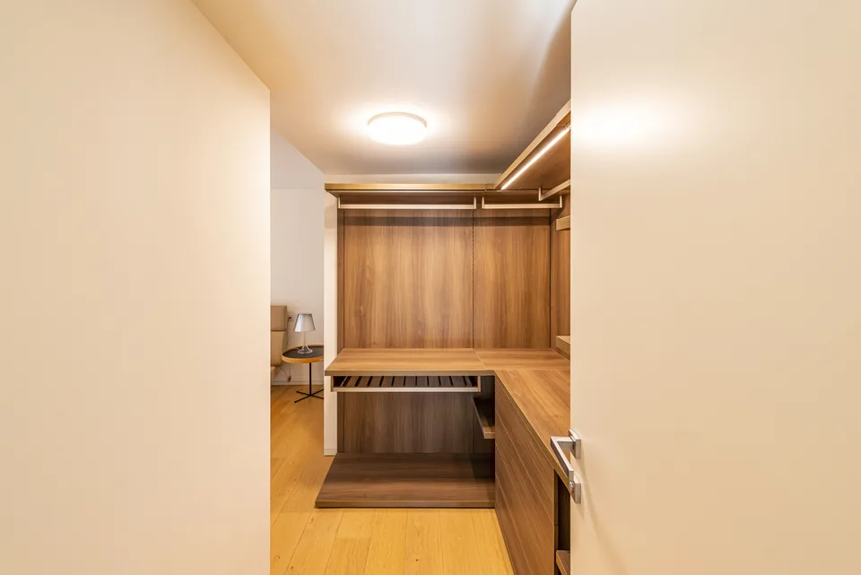 Appartamento ammobiliato con giardino privato al lago – Foto 8 von 13