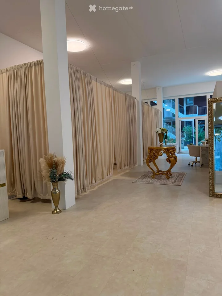 Salone di parrucchieri, cosmetici e studio di unghie a Glattpark (Opfikon)
