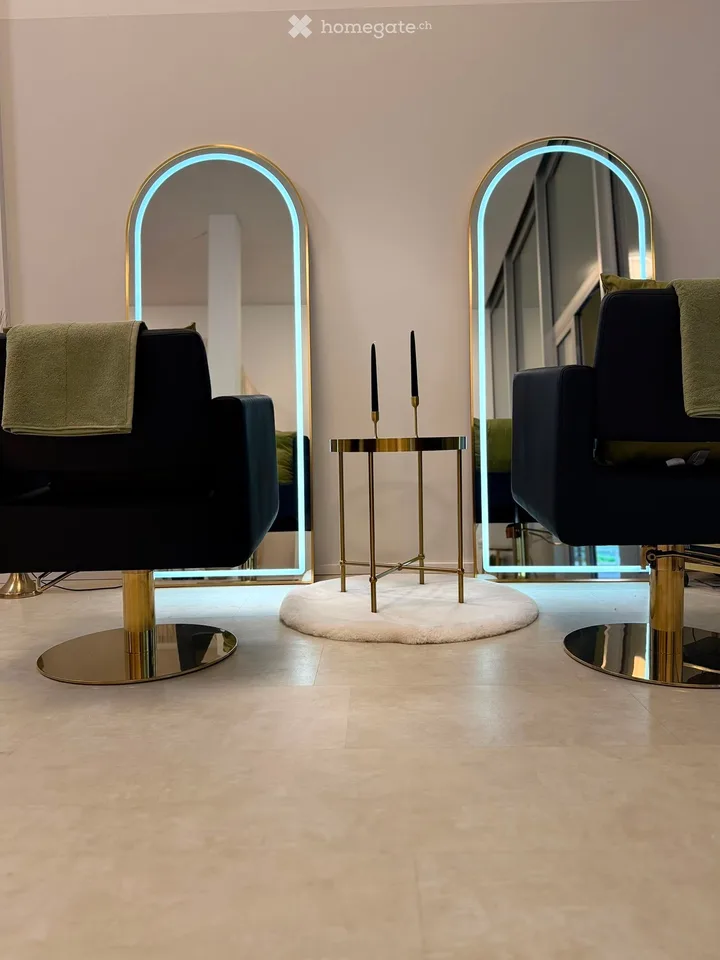 Salone di parrucchieri, cosmetici e studio di unghie a Glattpark (Opfikon)