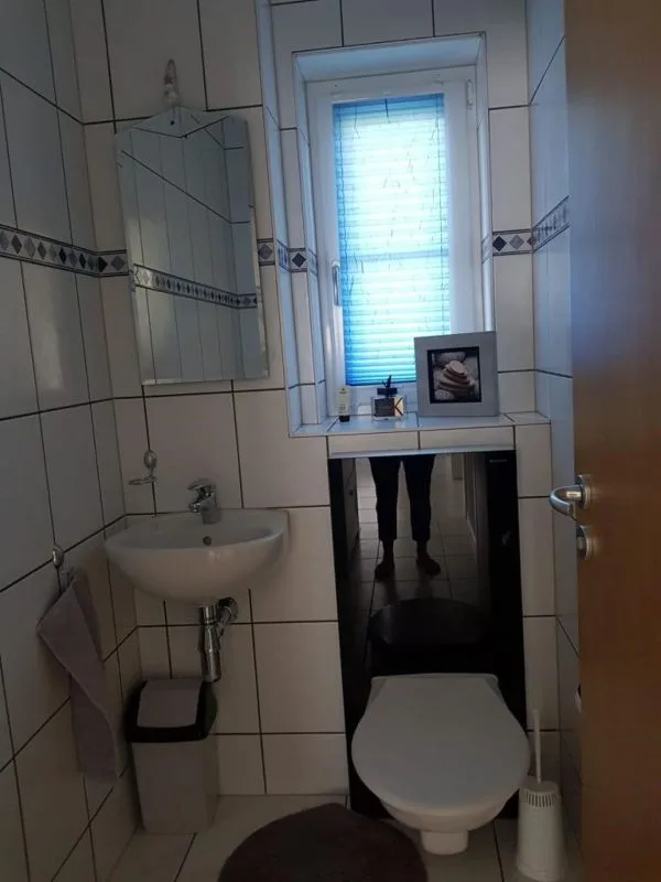 Appartement de jardin moderne et spacieux de 3,5 pièces avec garage