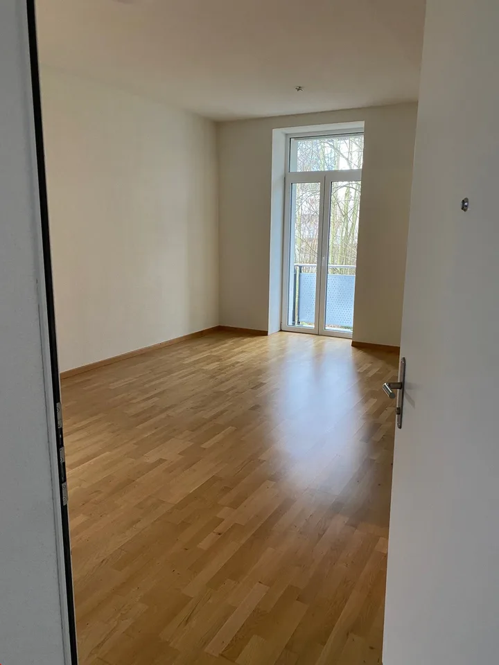 Ab 1.8./1.9./1.10. - Schöne 2.5 Zi Wohnung im Loftstyle, mit Balkon
