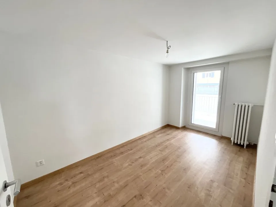 Wohnung mit 3 Zimmern und privater Terrasse renoviert