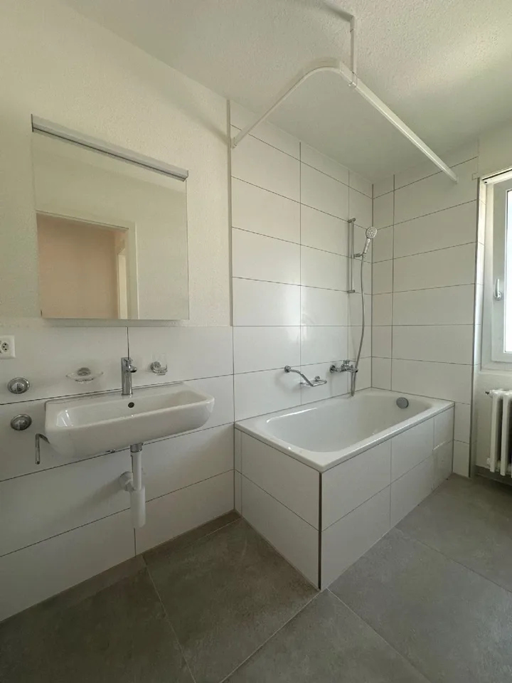 Teilsanierte 3.5-Zimmerwohnung zu vermieten an ruhiger und bevorzugter Lage!