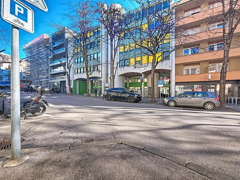 Modernes Büro von 90 m² zur Miete_Avenue des Mayennets 5