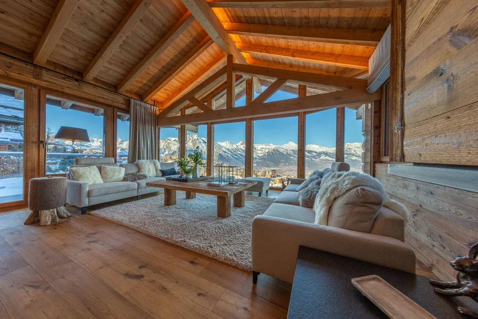 Affitto settimanale: Meraviglioso chalet in legno vecchio con vista spettacolare sulla valle