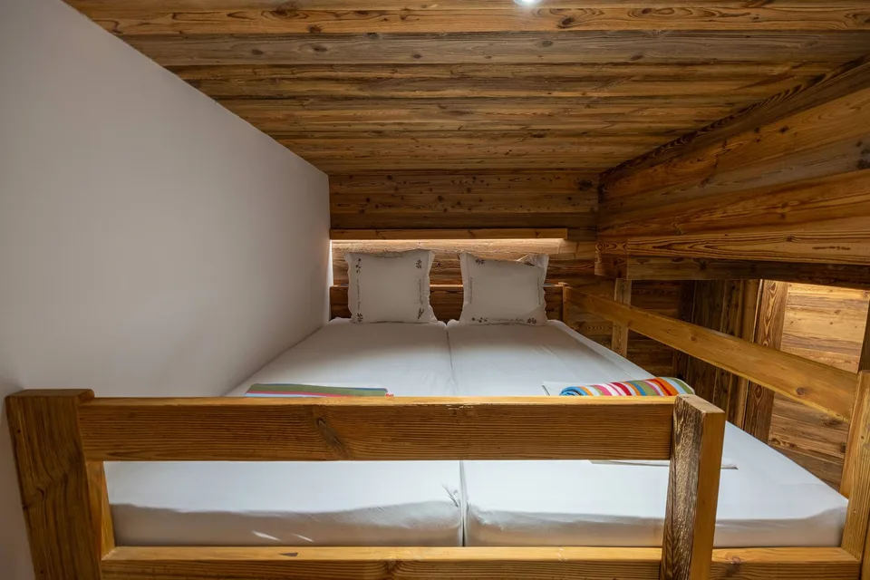 Mietwohnung für die Woche: Prächtiges Holzchalet mit spektakulärem Blick auf das Tal – Foto 14 von 19