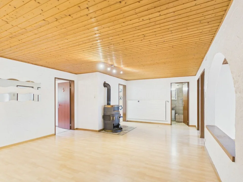 Grosszügige 5-Zimmer-Wohnung an Ruhiger Lage in Ederswiler