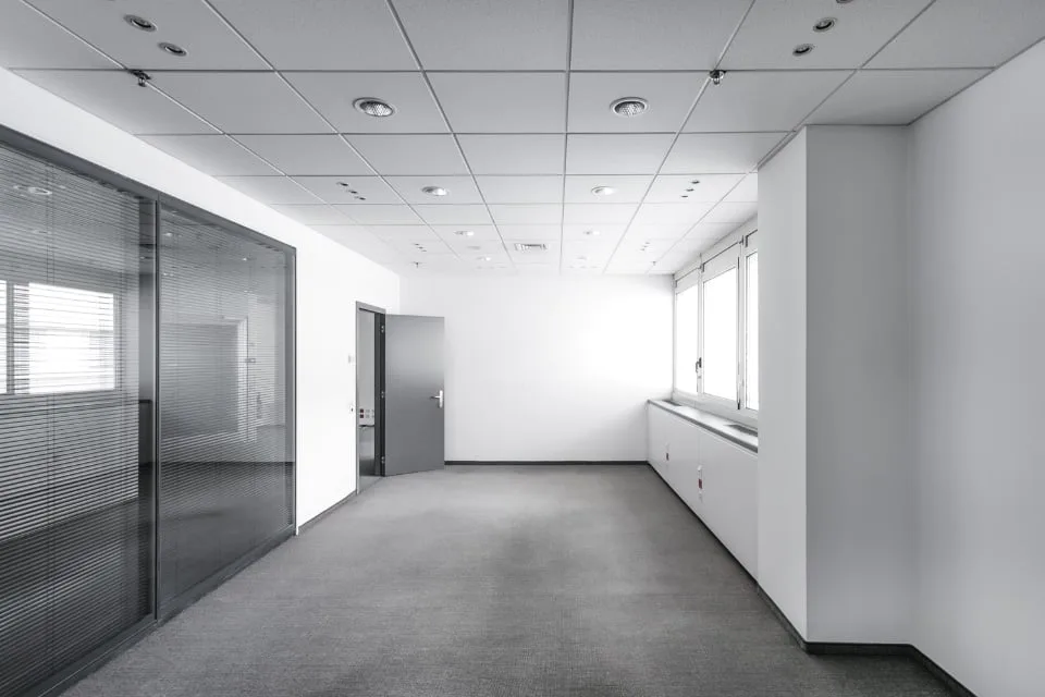 LUGANO NORTH - BRIGHT OFFICE WITH 990SQM FOR RENT (ref. 210) – photo 6 of 20