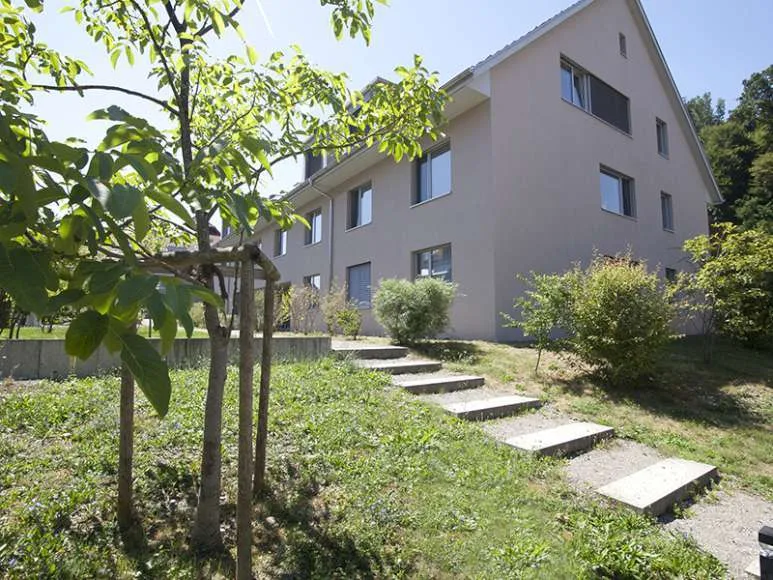 Einstellhallenplatz im Gässli 18a/18b in Staufen zu vermieten