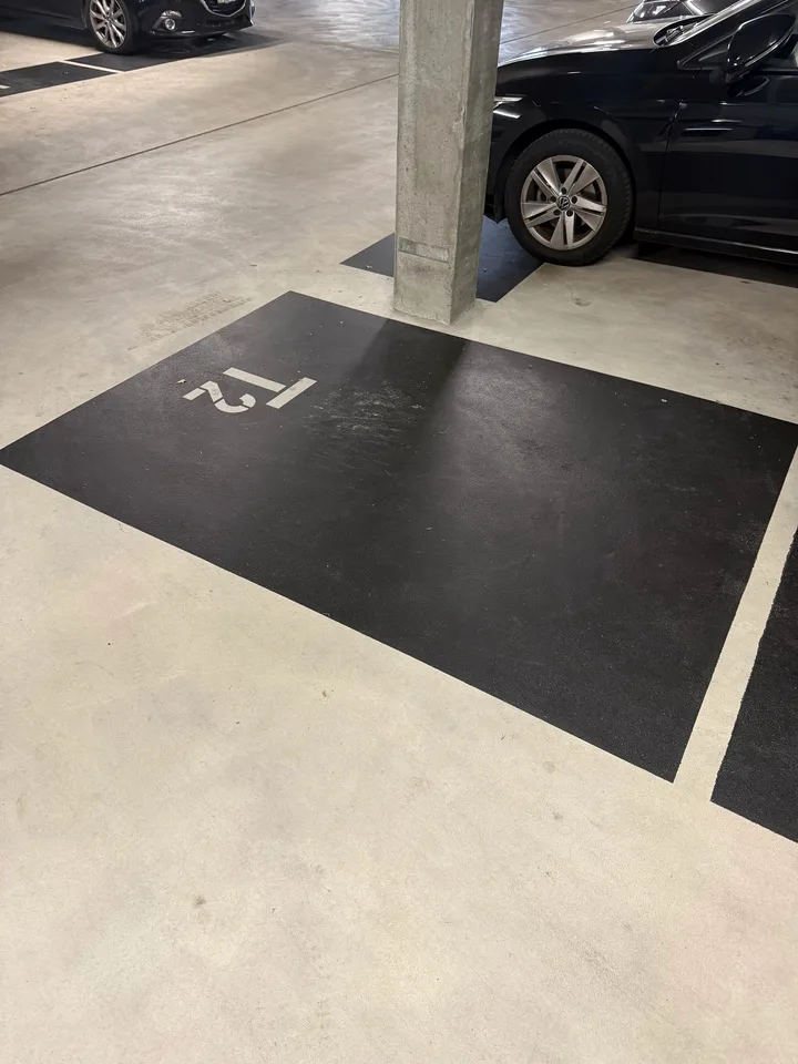 Motorrad-Einstellplatz zu vermieten