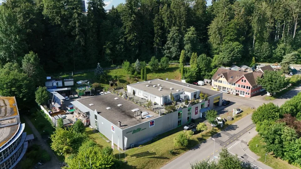 Attraktive Gewerbe- und Lagerfläche an verkehrsgünstiger Lage