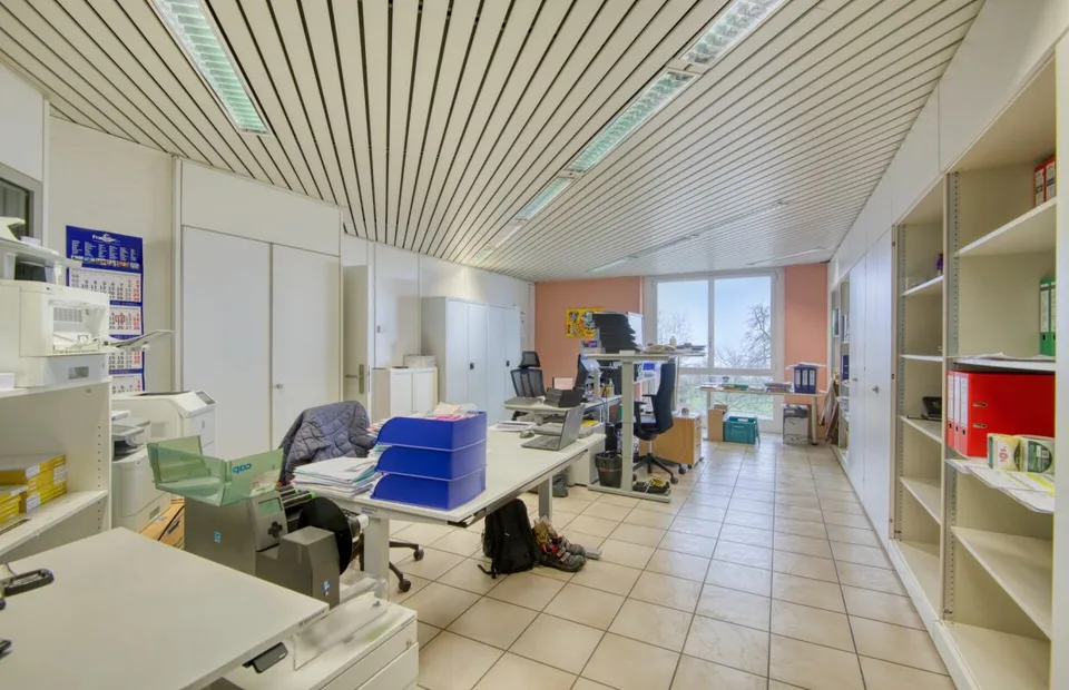 Spazio commerciale e di stoccaggio attraente in una posizione favorevole al traffico – foto 11 di 15