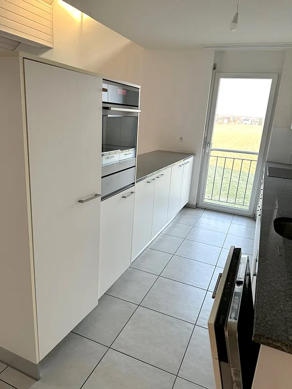 Moderne 3.5-Zimmer-Dachwohnung mit Balkon in Fulenbach