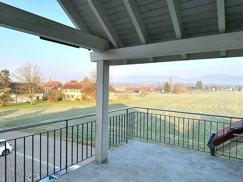 Moderne 3.5-Zimmer-Dachwohnung mit Balkon in Fulenbach