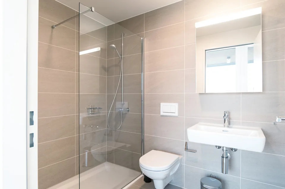 Moderne 2.5-Zimmer-Wohnung mit Balkon in Basel – photo 12 of 13