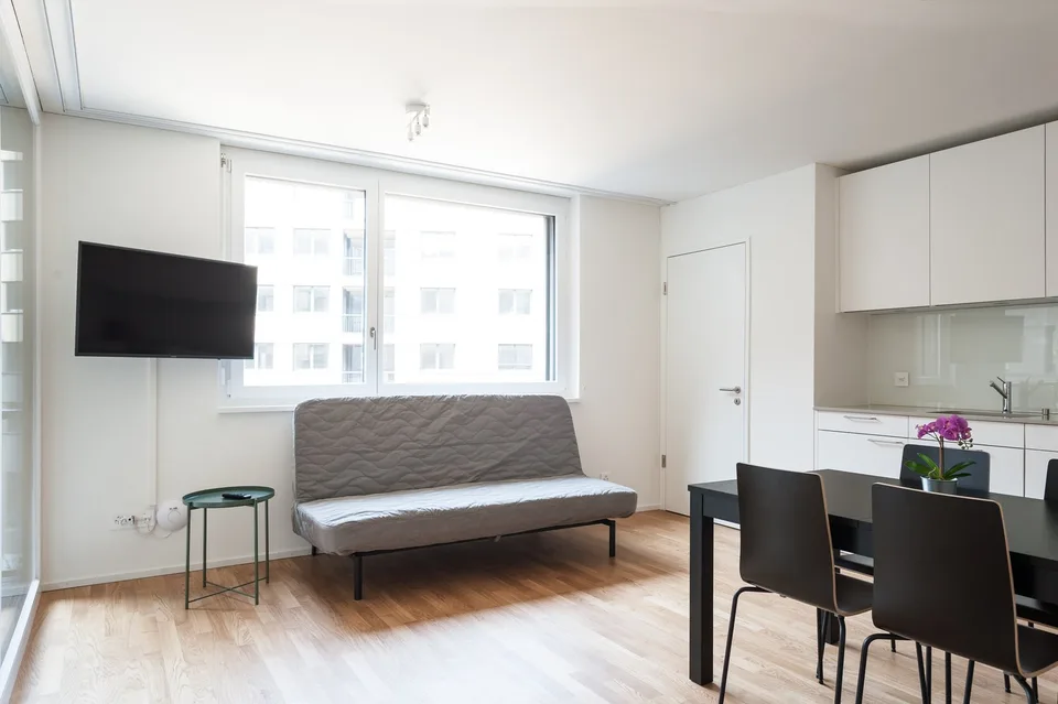 Moderne 2.5-Zimmer-Wohnung mit Balkon in Basel – photo 7 of 13