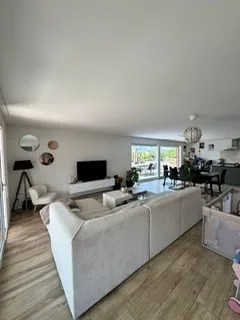 Magnifique appartement en attique de 6.5 pièces avec terrasse