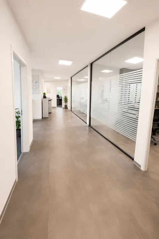 Büro mit Vitrine - 20m² - Rte des Arsenaux