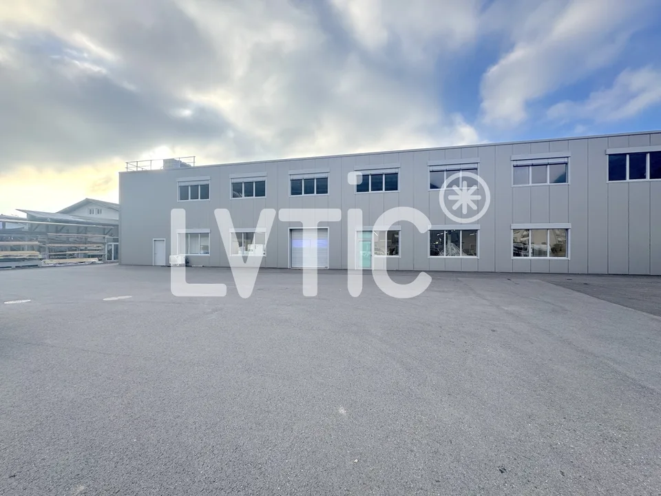 Büroflächen, 565 m2 zu vermieten in Villeneuve