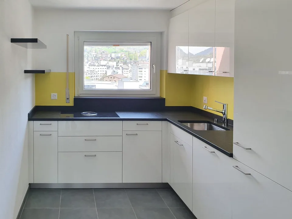 Appartamento moderno di 4,5 locali con vista sulla montagna a Brig-Glis