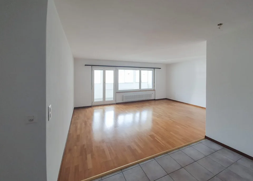 Moderne 4.5-Zimmer-Wohnung mit Bergblick in Brig-Glis
