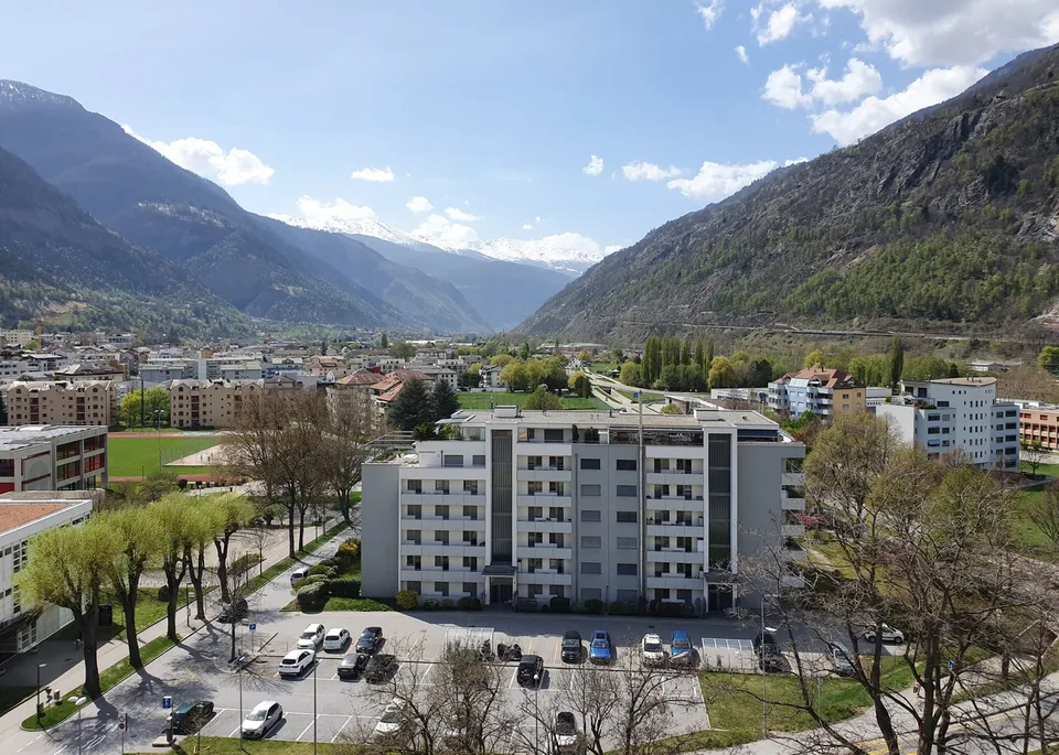 Appartamento moderno di 4,5 locali con vista sulla montagna a Brig-Glis – foto 11 di 14