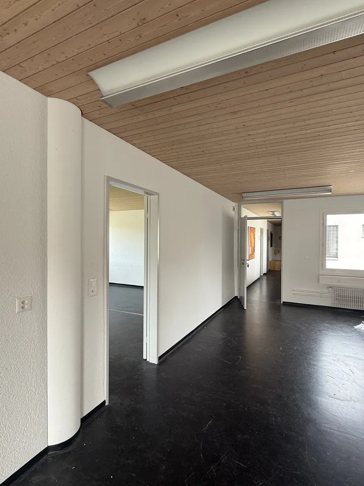 Unité de bureau moderne dans un excellent emplacement à Baden-Dättwil