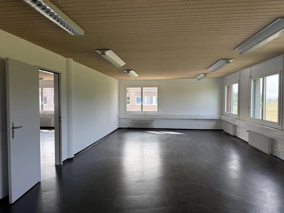 Unité de bureau moderne dans un excellent emplacement à Baden-Dättwil