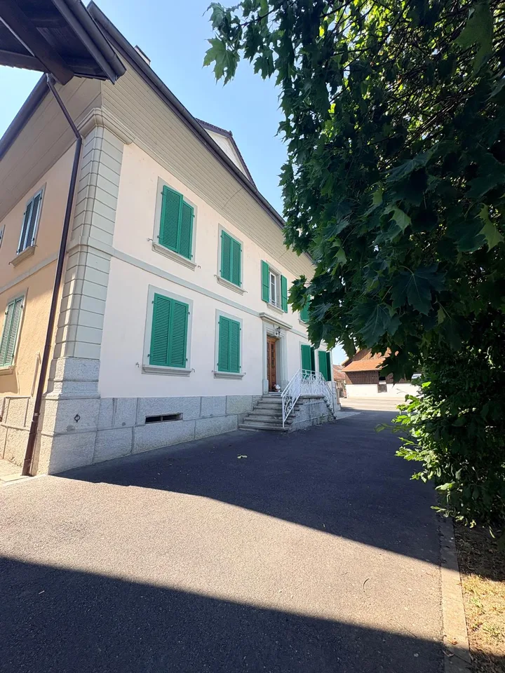 Beautiful 4.5-room apartment of approximately 95 m² in a character building in Henniez – photo 15 of 19
