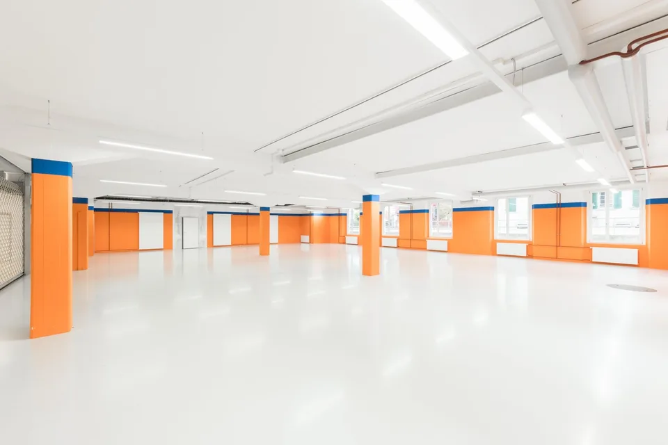 Immeuble commercial à Aathal-Seegräben