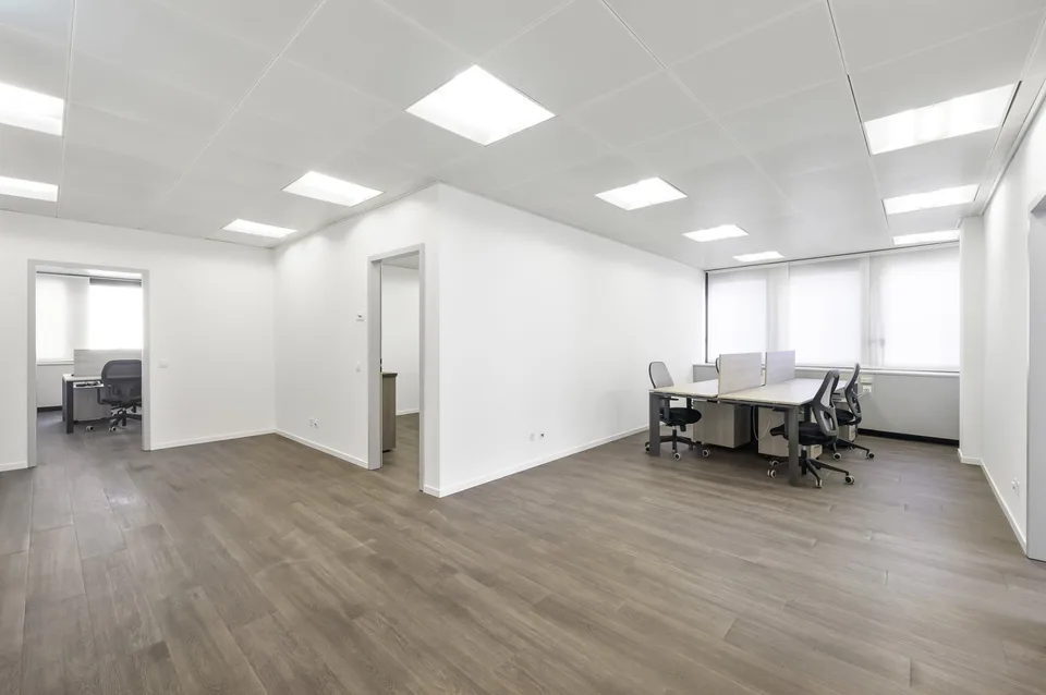 AMPIO UFFICIO A PARADISO