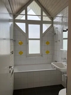 ZU VERMIETEN - Große Wohnung in Mannens