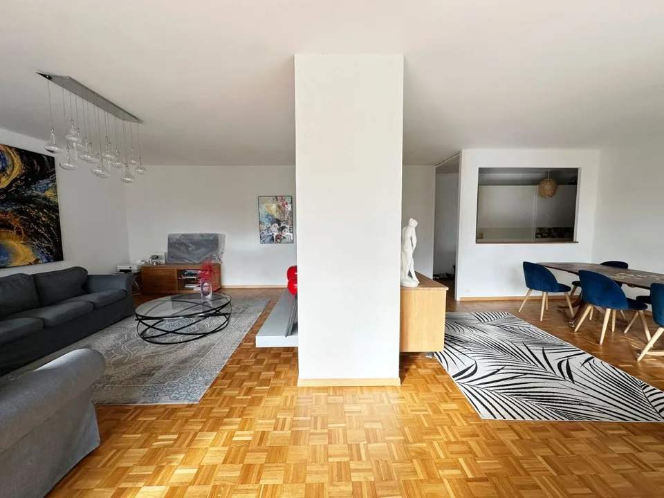Untervermietung - Schönes möbliertes Apartment mit 7.5 Zimmern / 4 Schlafzimmern / Balkon