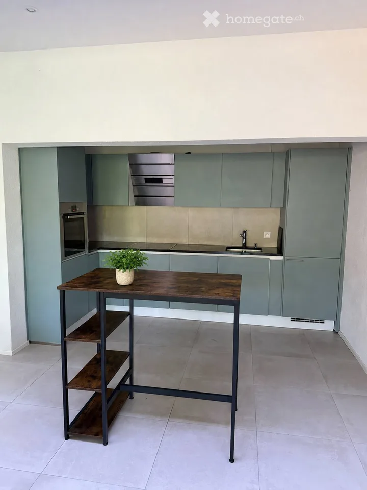 Lichtdurchflutete, möblierte 2-Zimmer-Wohnung